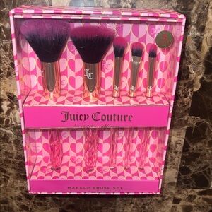 NWT NIB Juicy Couture Pink and Black Makeup Brush Collection